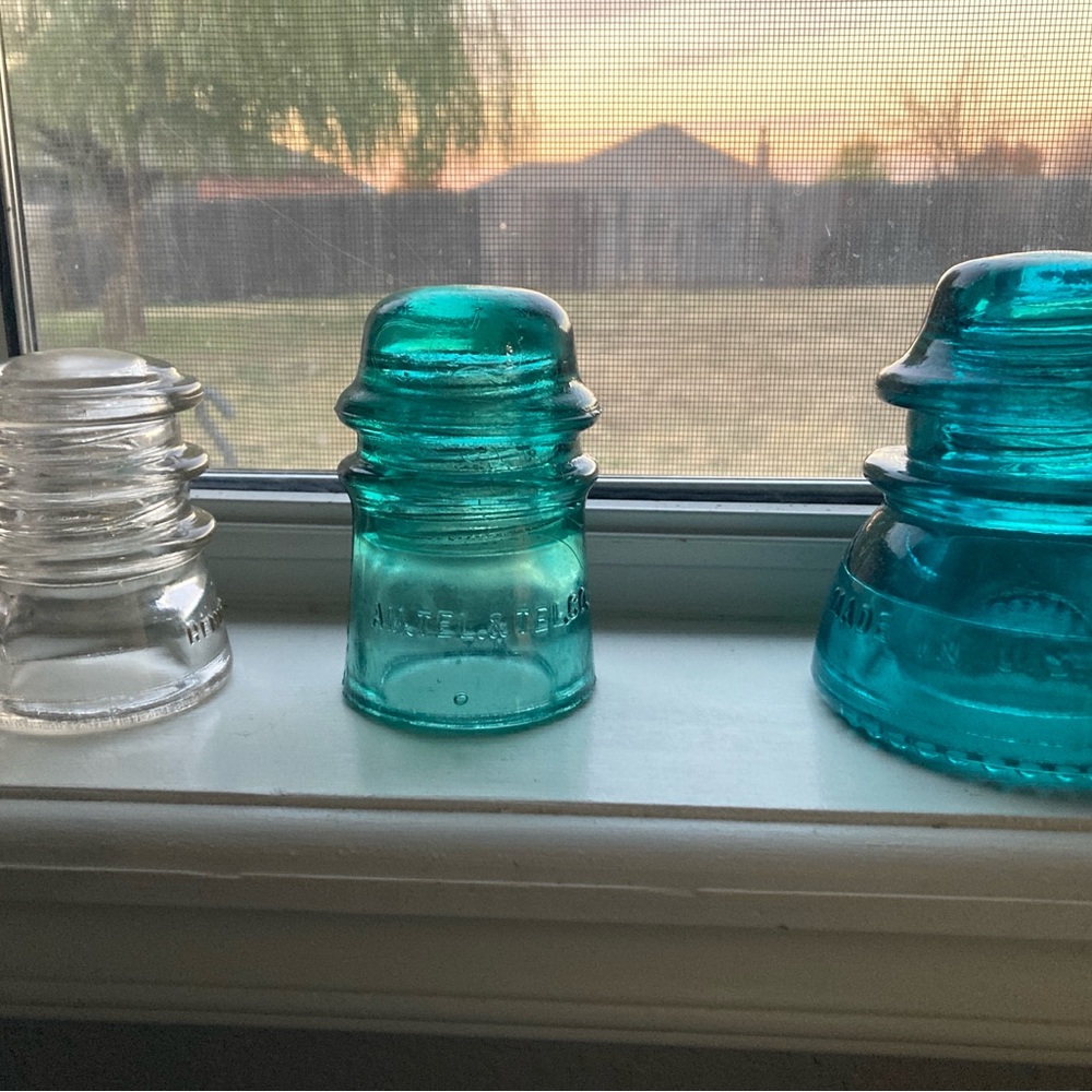 Excellent- Good Condition ✨Vintage Glass Insulators in Clear and Teal
